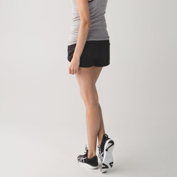 LULULEMON Speed Short *4-way Stretch 2.5" - Picture 5 of 12